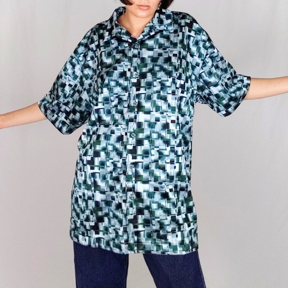 SOLD Y2k cyber print short sleeve button down - Picture 3 of 7